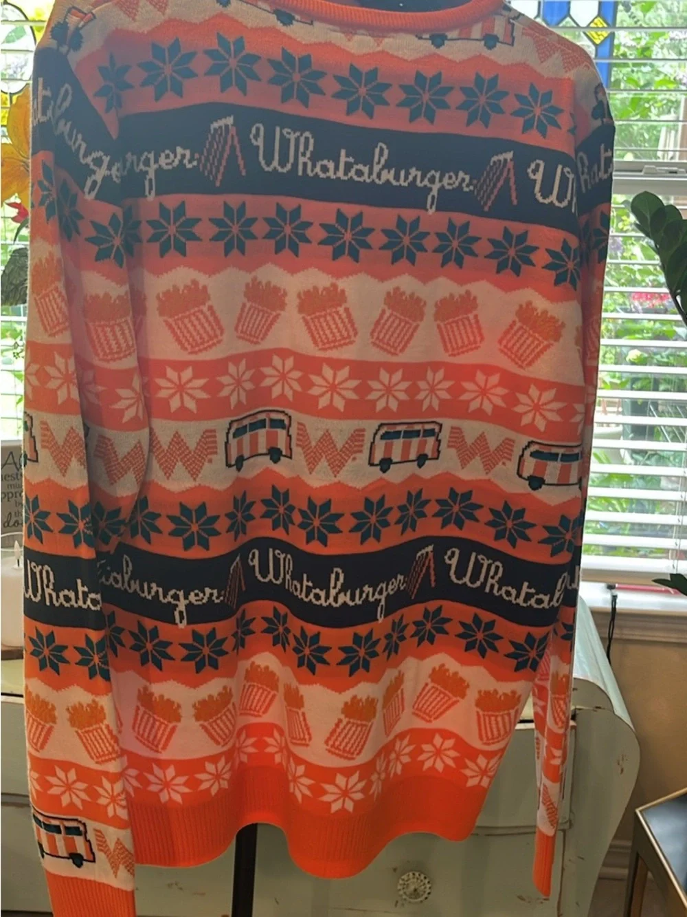 Men’s mediumWhataburger holiday sweater and hat